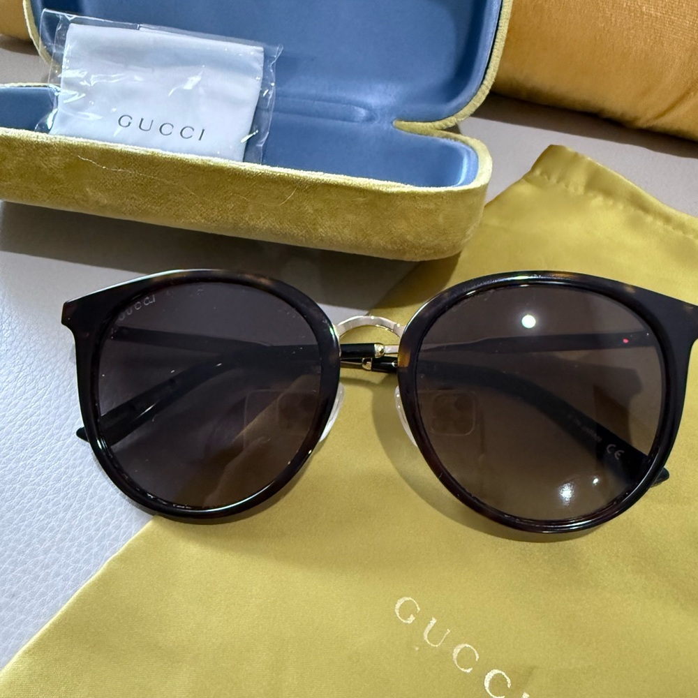 GUCCI Brown lens Tortoise frame red green Sunglasses